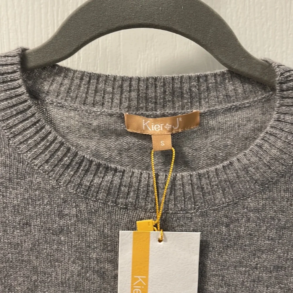 Cashmere sweater by Kier & J. Size Small. NWT. - Picture 4 of 8